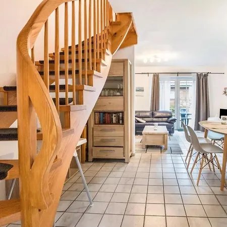 Das Haus Konstantin Heisst Sie Und Ihre *